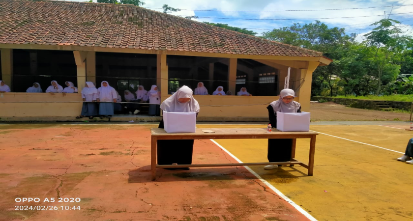 Pemilihan ketua dan wakil ketua osis periode 2024-2025 MA ASYROFUDDIN